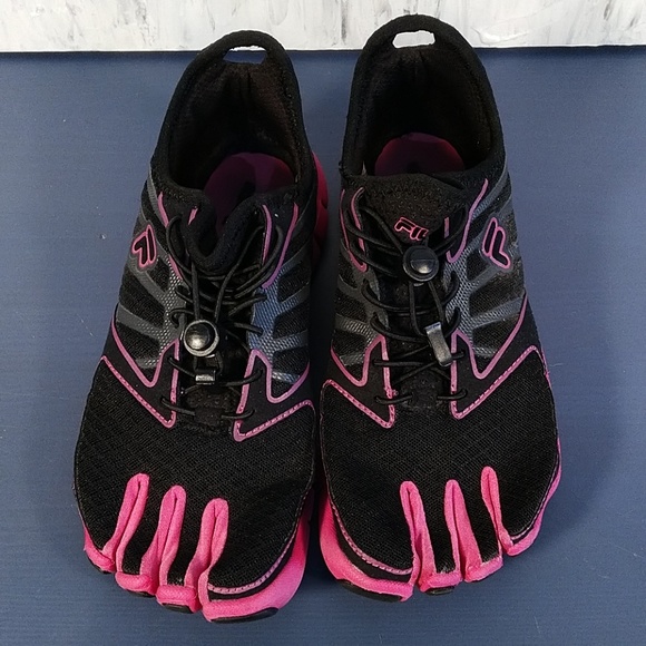 Fila Shoes - Fila Skele-toes Running Shoes Sz 7 EUC